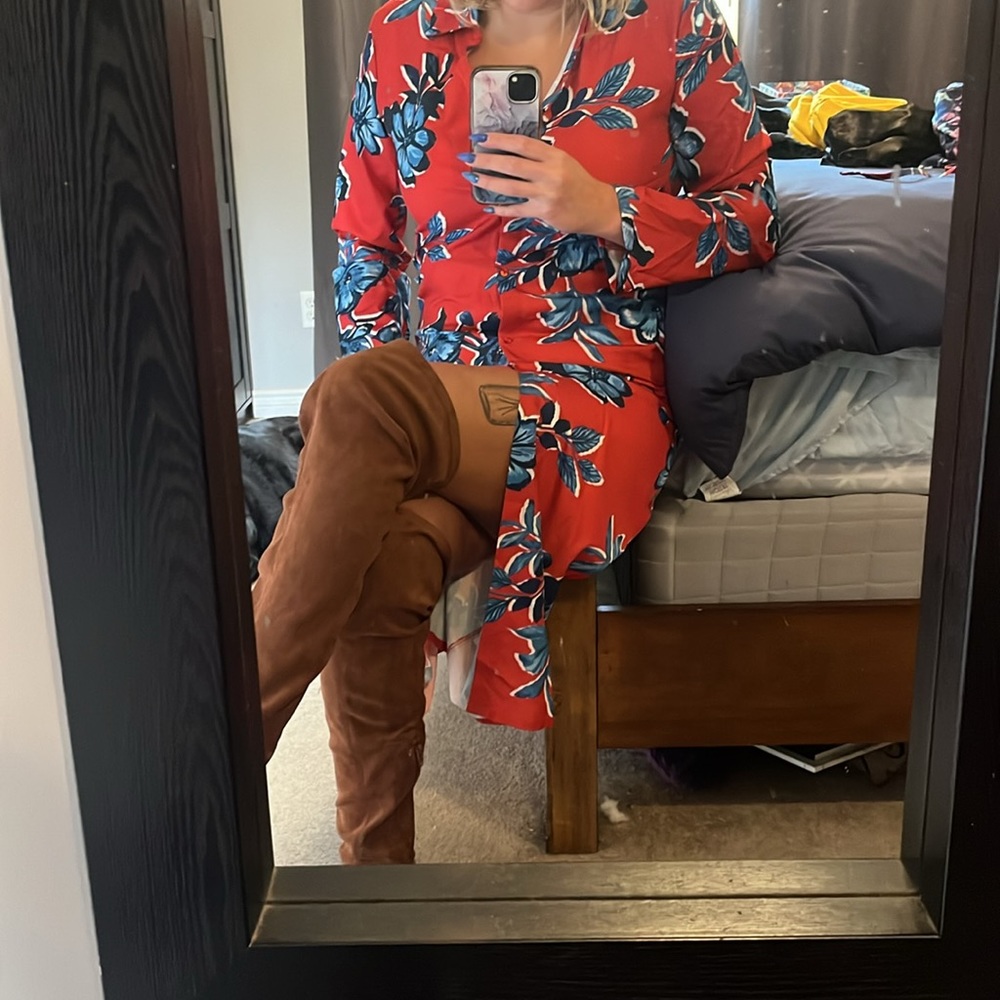 Floral Dress. - Picture 7 of 7
